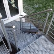 Treppe mit Geländer HL Edelstahl